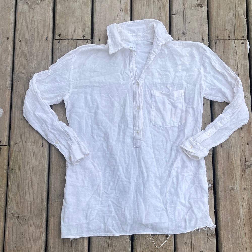 Aritzia Community Clothing Button Down - White Size Small